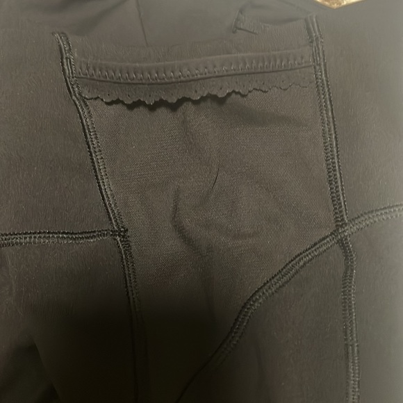 Lululemon Black Capri Length Legging - Picture 3 of 3